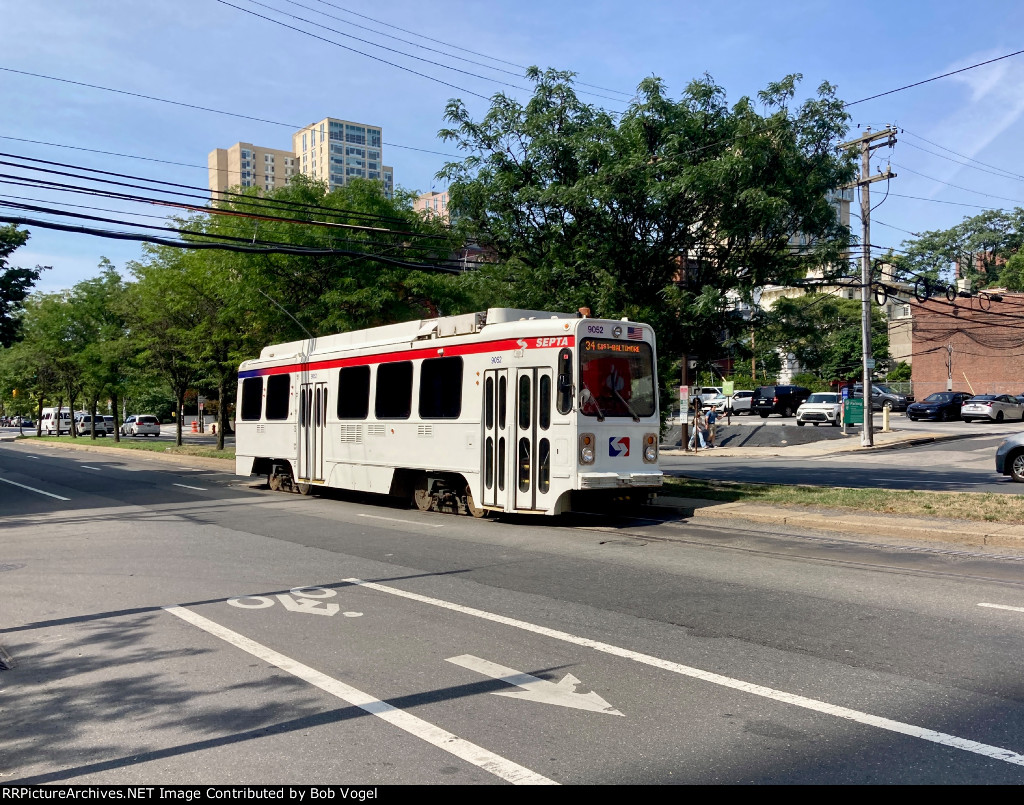 SEPTA 9052